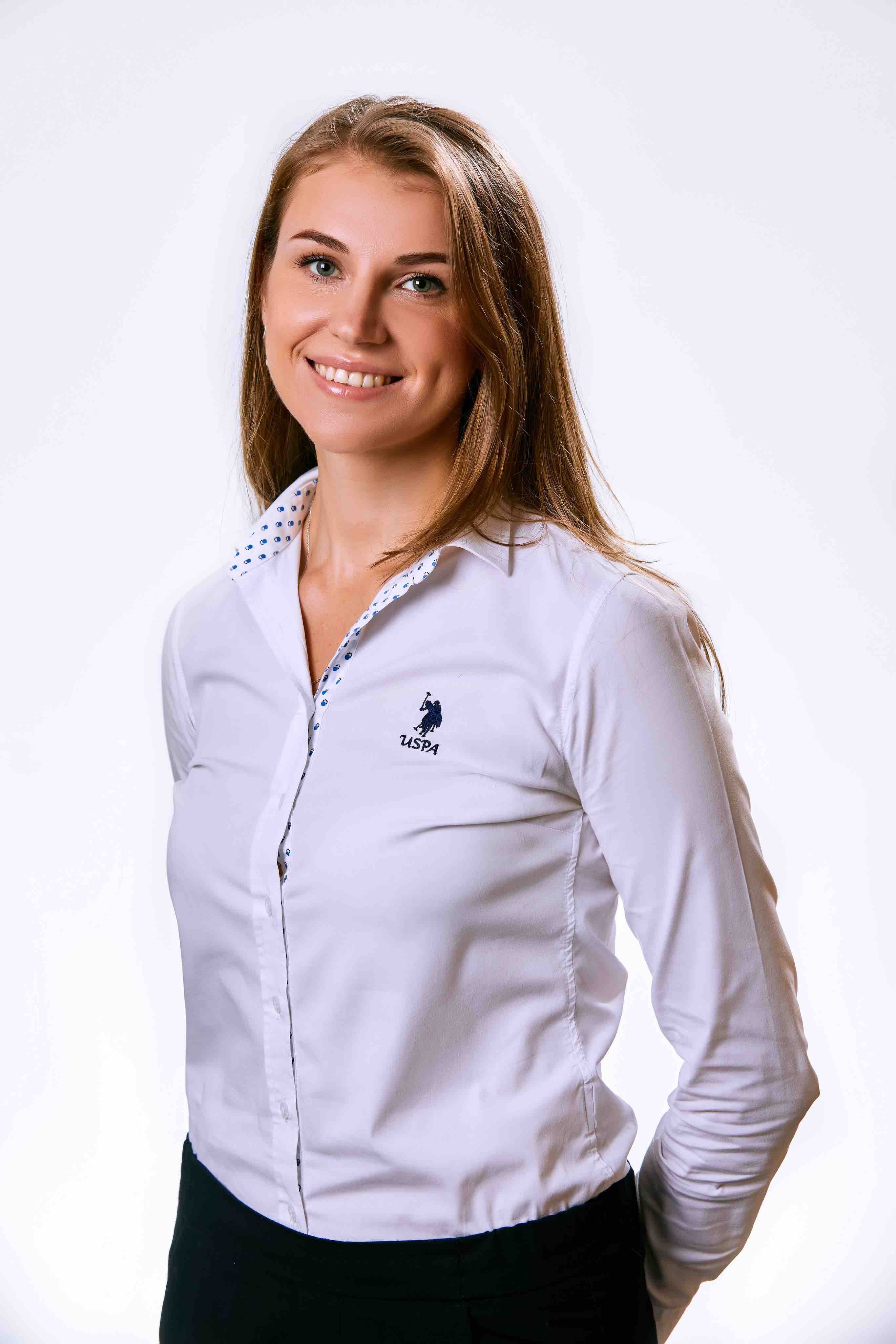 Михайлова<br/><span>Евгения Олеговна</span>